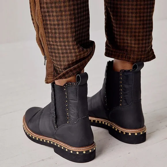 New Women’s Free People Atlas Puffer Chelsea Boots!!🔥🔥🔥